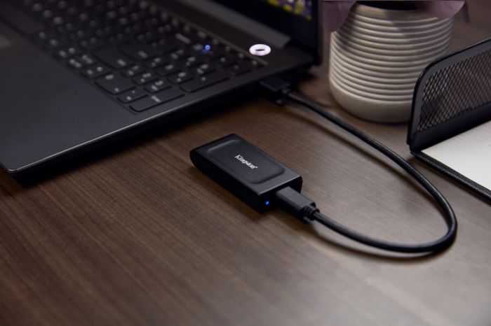 Накопичувач зовнішній SSD Portable USB 1.0ТB Kingston SXS1000 Black (SXS1000/1000G)