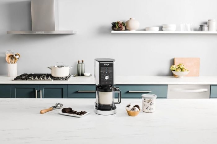 Морозивниця Ninja Creami Deluxe 10 in 1 NC501EU