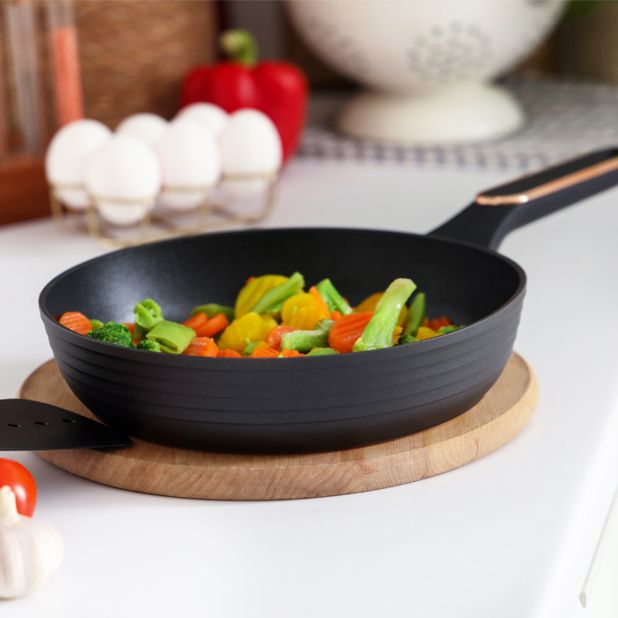 Сковорода Magio MG-1164 24 см