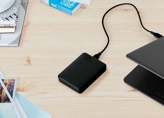 Зовнішній жорсткий диск 2.5" USB 4.0TB WD Elements Portable Black (WDBU6Y0040BBK-WESN)