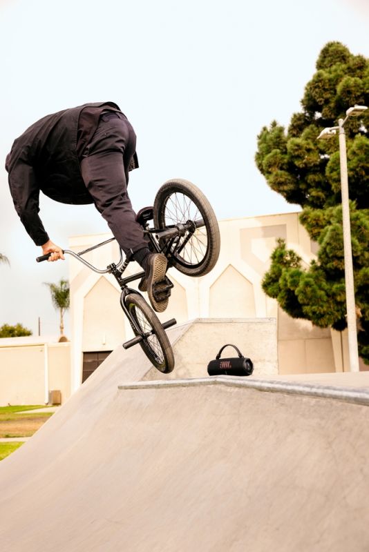 Акустична система JBL Charge 6 Black (JBLCHARGE6BLK)