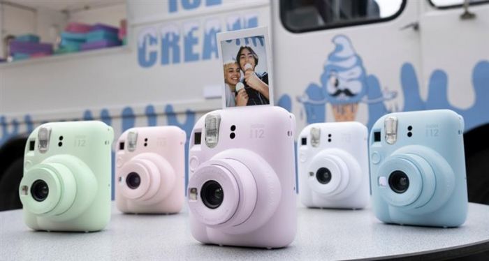 Фотокамера миттєвого друку Fujifilm Instax Mini 12 Clay White (16806121)