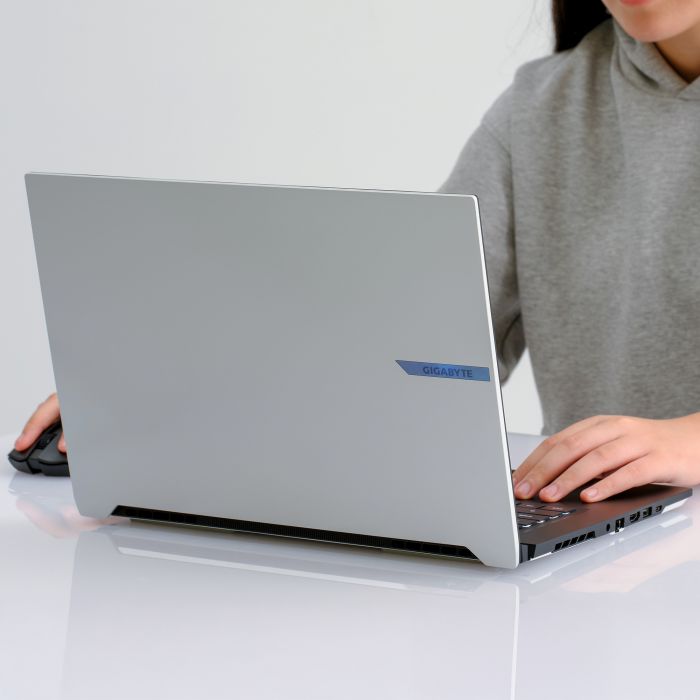 Ноутбук Gigabyte Aero X16 EG61H (1WH93UAC64DH) Lunar White