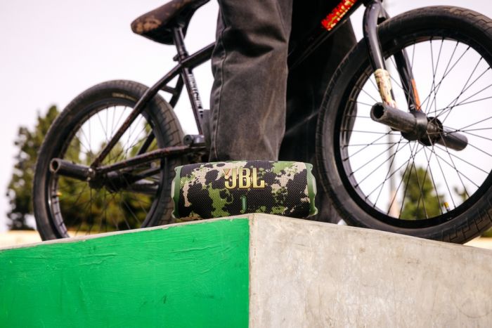 Акустична система JBL Charge 6 Squad (JBLCHARGE6SQUAD)