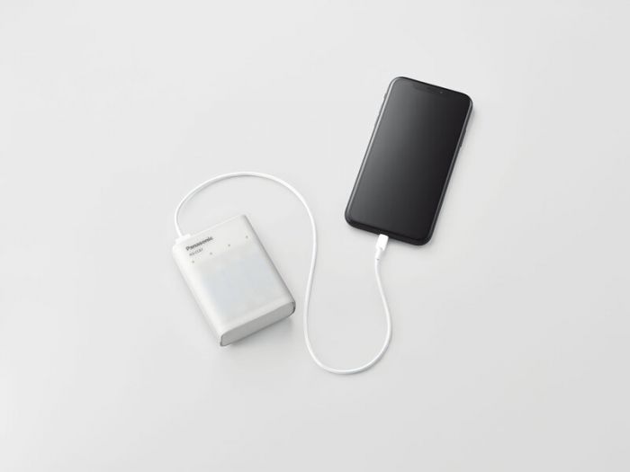 Зарядний пристрій Panasonic Eneloop ready USB in/out з функцією Power Bank + AA 2000 mAh