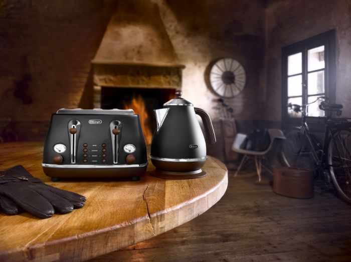 Електрочайник Delonghi KBOV 2001.BK