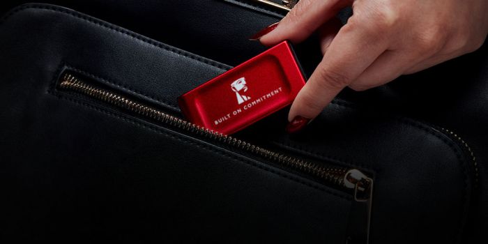 Накопичувач зовнішній SSD Portable USB 1.0ТB Kingston SXS1000 BoC Red (SXS1000R/1000GA)